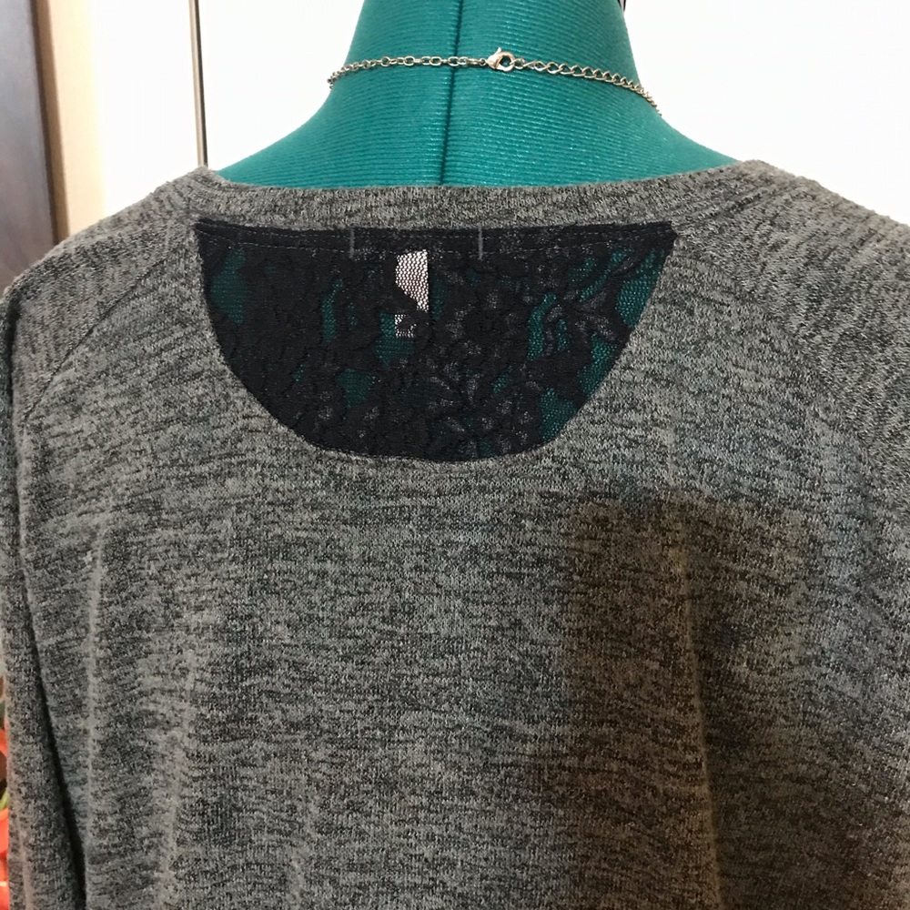 Victoria’s Secret cropped thin knit sweater - Picture 5 of 6